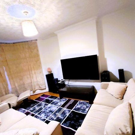 Edwardian 4 Bedrooms With 4 Bathrooms Townhouse, Next To Underground, Accommodates 10 People Londres Exterior foto