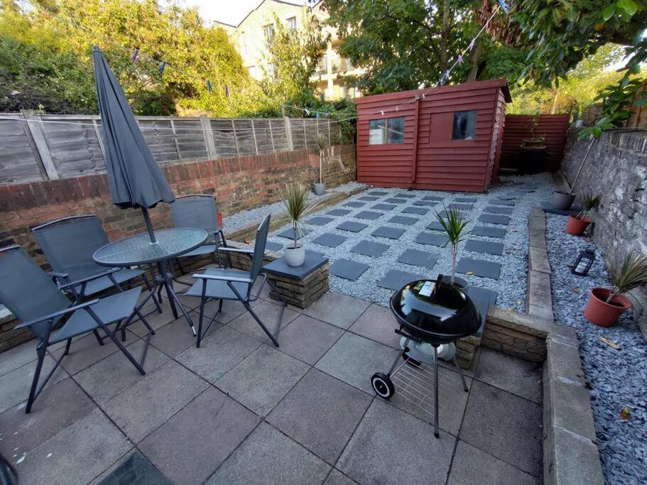 Edwardian 4 Bedrooms With 4 Bathrooms Townhouse, Next To Underground, Accommodates 10 People Londres Exterior foto